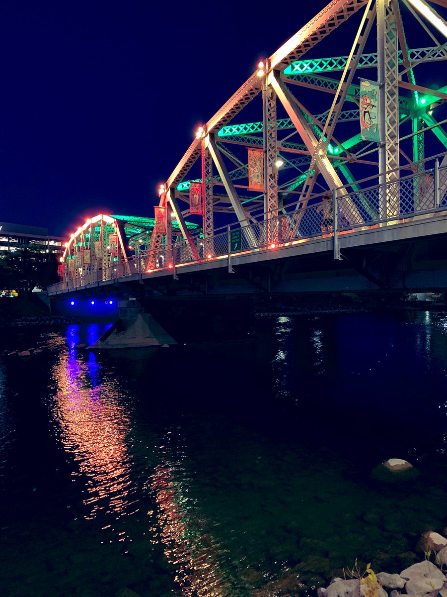 crantina's tweet photo. #ReconciliationBridge #yyc https://t.co/Y2TyxdrYpk