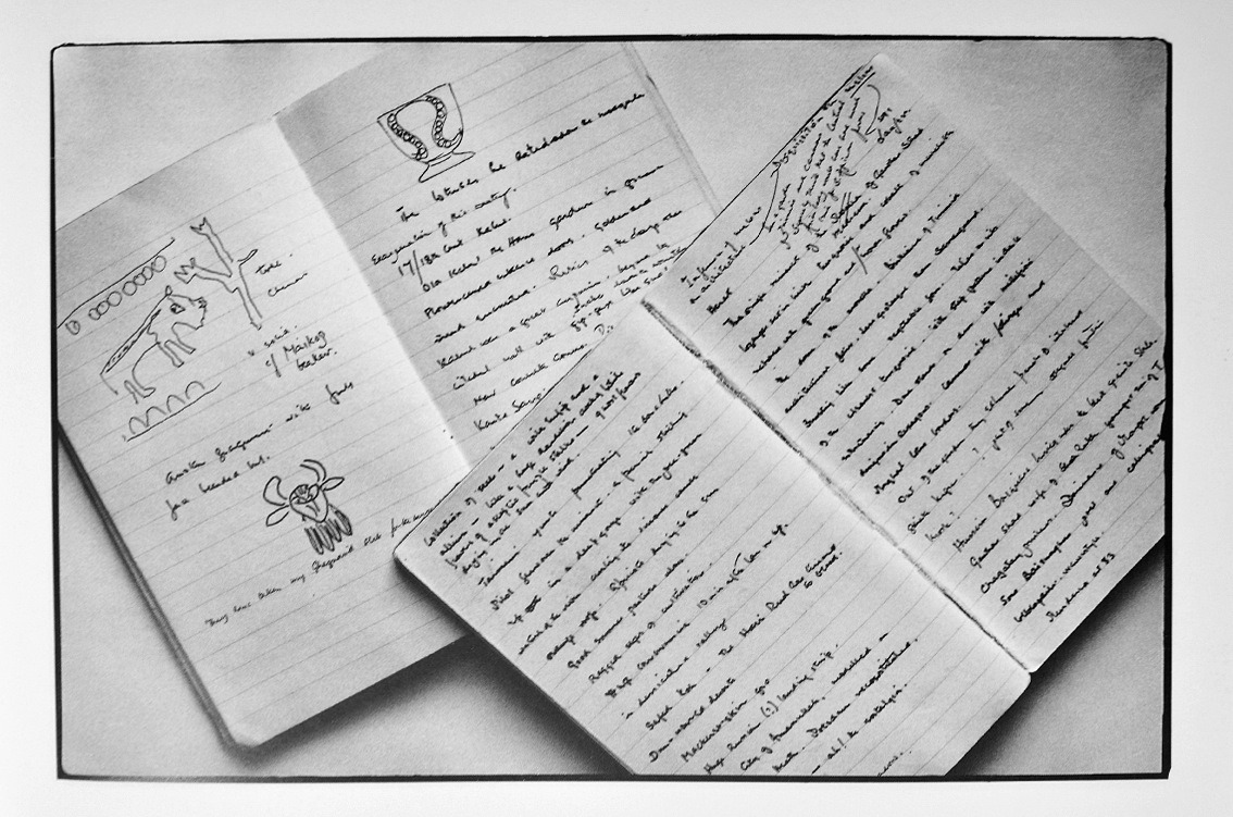 #SenzaUnSoldo #Orwell La mia storia finisce qui. È una storia da poco, e posso solo sperare che abbia destato l'interesse che può destare un diario di viaggio. Almeno posso dire: "Ecco il mondo che ti aspetta se ti dovessi mai trovare senza soldi". 
Grazie #gruppobello 🙏🏻📚