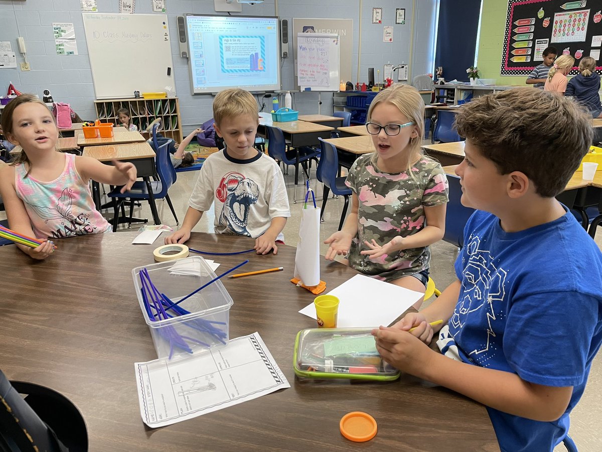 everett_jbc's tweet image. STEM Wednesday - “High in the Sky”  students worked on creating a high tower. Challenging ourselves to be creative thinkers, problem solvers, and team players. @MerwinMustangs #WClearns