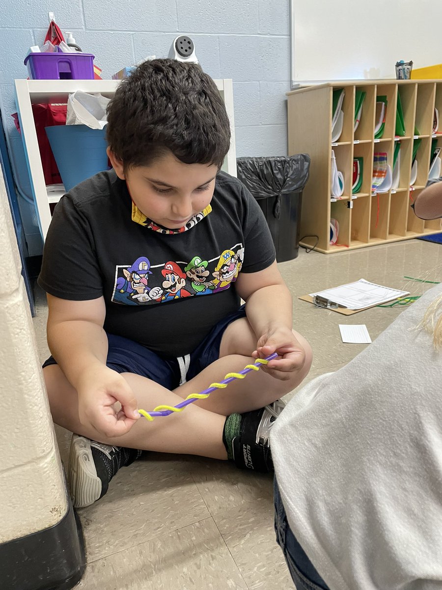 everett_jbc's tweet image. STEM Wednesday - “High in the Sky”  students worked on creating a high tower. Challenging ourselves to be creative thinkers, problem solvers, and team players. @MerwinMustangs #WClearns