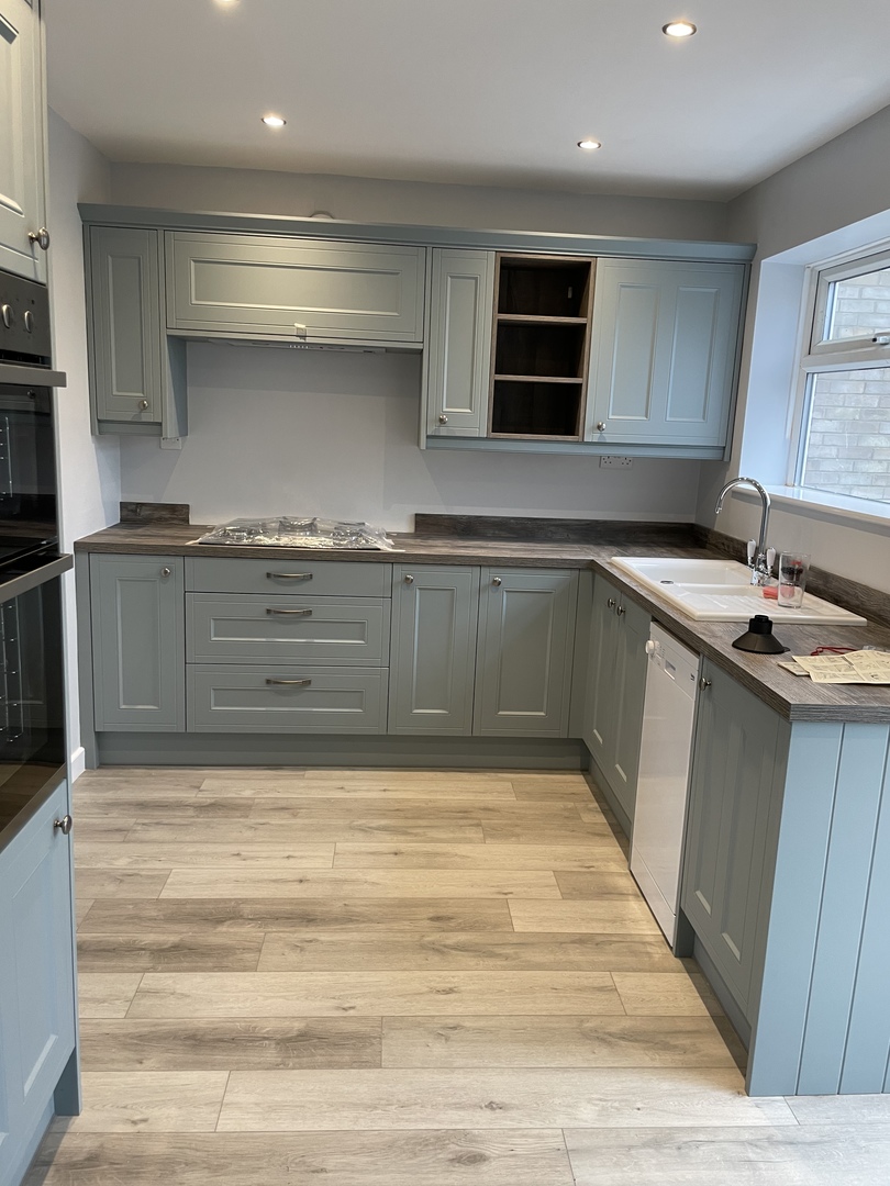 Our #EvoCore Shoreline Grey Oak is the perfect #Flooring to complete your modern #Kitchen design 😍 

✨ Home-wide suitable
✨ Easy to maintain
✨ Waterproof
✨ Stunning designs

🛒 Order your Free Samples today!
👉 bit.ly/3A94JW7