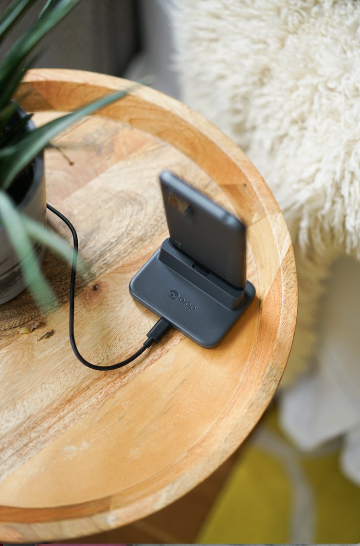 Groter scherm, verbeterd geluid, vrij van plastic en een driedubbele camera met portretmodus. We willen niet te veel zeggen, maar raden je aan om je ogen open te houden. Er komt iets nieuws aan - zeer binnenkort...

#Sales