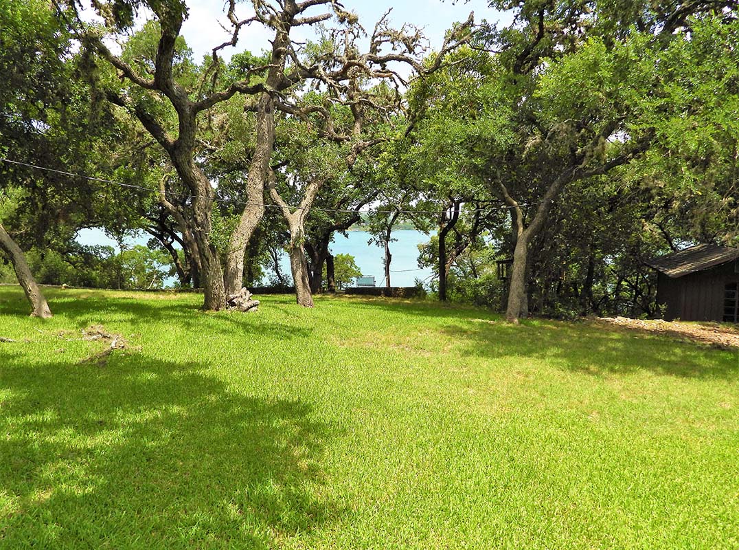 LHM_ATX's tweet photo. Medina Lake Waterfront Home On Masterson's Point offered by Michelle Lesley Reichle with Hi Energy Realty. Visit: https://t.co/eFT9tM8uMP https://t.co/rq9bw2tDxC