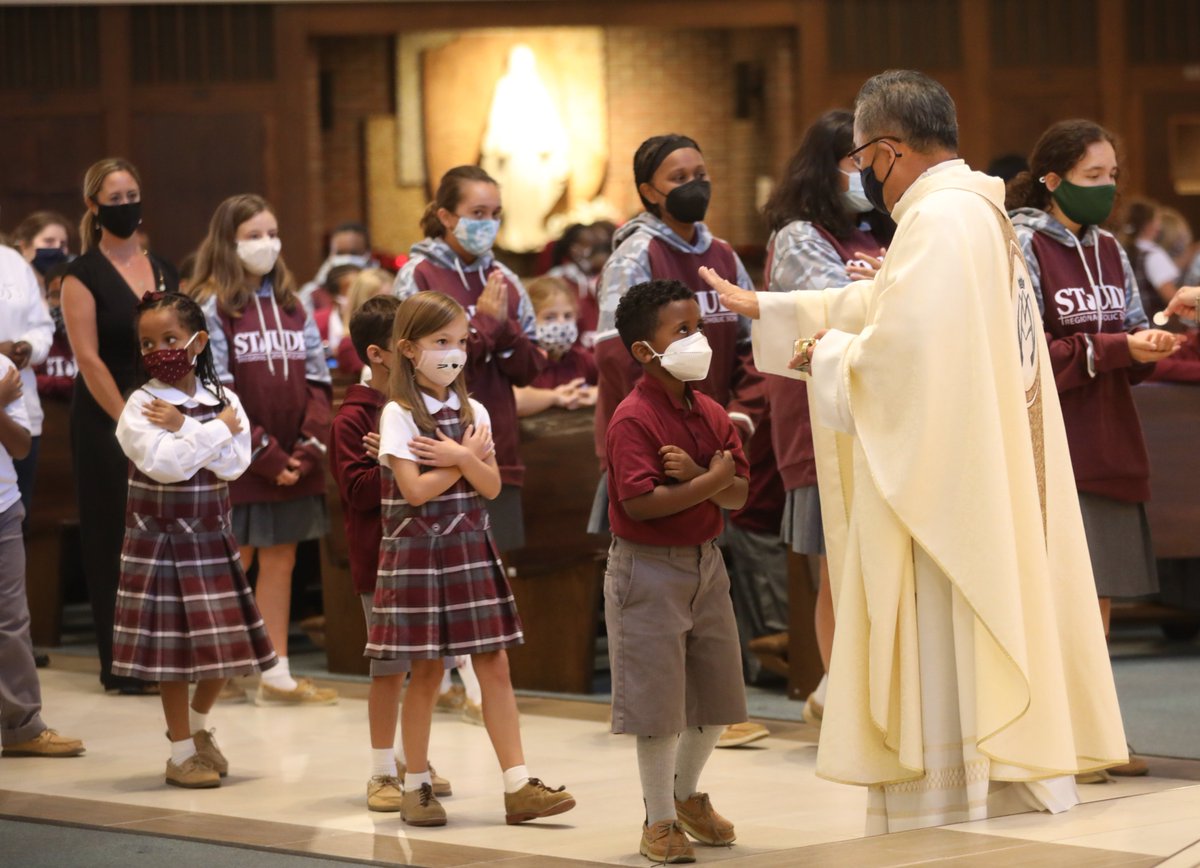 CathStandard's tweet photo. @StJudeRCS's students, teachers and visiting members of the military gathered in the shrine to honor Father Emil Kapaun, a heroic #USArmyChaplain who died in the #koreanwar and whose cause for #sainthood is under consideration.
Full story: https://t.co/jmNaJSM3Vp
@ADWCathSchools https://t.co/S0z9LpA46B
