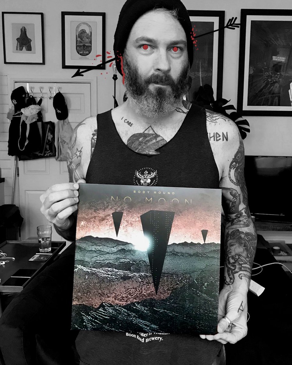 TrueSpiltMilk's tweet photo. Happy 2nd birthday to ‘No Moon’ by @BodyHound
This took forever to draw, it was worth every hour of dotwork to be a part of this amazing record by four of the raddest dudes.
#albumart #graphicdesign #bodyhound #nomoon #truespiltmilkdesigns #sorehands https://t.co/EIoY0NjxIL