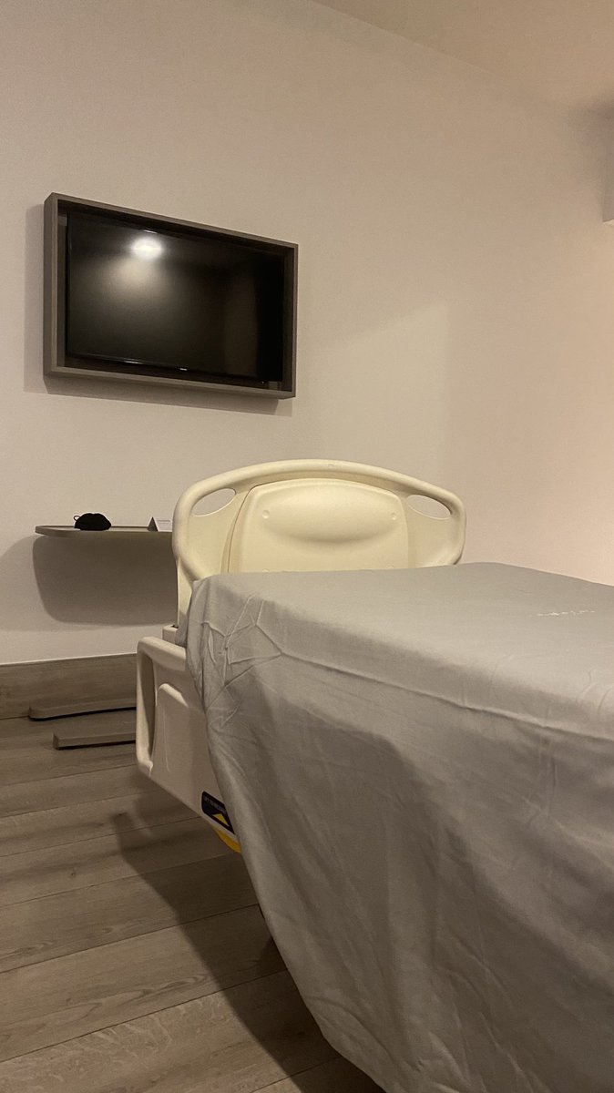 burritoconcoca's tweet photo. Hey, saludos a @ruleiro @eltalcha y al patrón @Olallo_Rubio desde Starmedica Chihuahua, en un par de horas toca cuchillo 🔪 todo bien!#OrgullosamentePoderoso https://t.co/I7VTiPniis