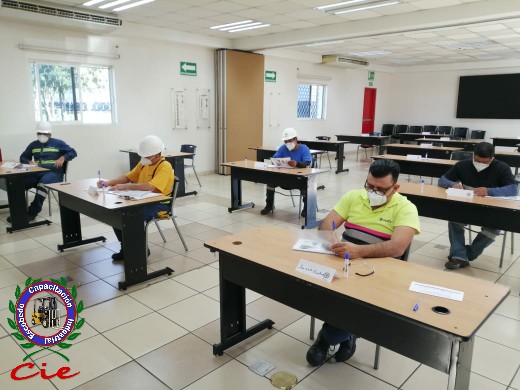 CIECapacitacion's tweet photo. 28 / septiembre /2021  #Curso de #capacitación Trabajos en Alturas. 
Empresa: #Essity 
 Planta: #Uruapan #Michoacán 
#CapacitaciónCIE #STPS https://t.co/6YmLdwyEh8
