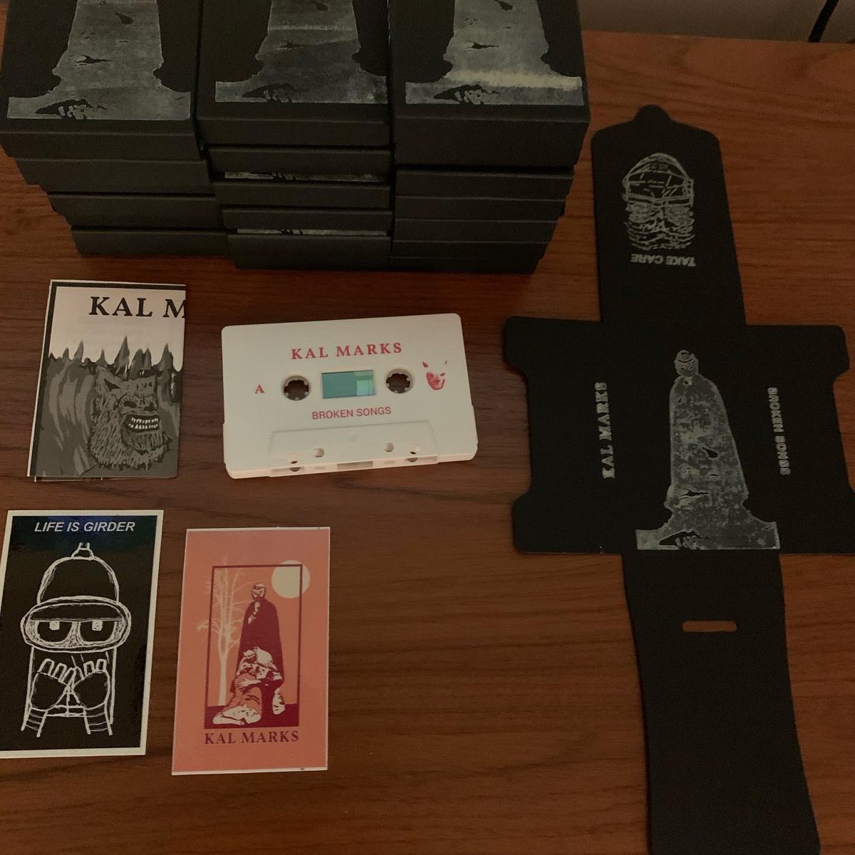 KALMARKSBAND's tweet photo. Bringing this dangerous weapon to the gig. Also made more “Broken Songs” tapes. Snag one. Playing tomorrow (10/1) in New Haven Ct. at @statehousenhv with @SPACECAMPCT & @themairsct and then Saturday (10/2) in Brooklyn at @ourwickedlady with #Editrix and #tetchy https://t.co/3iJlsHVDz7