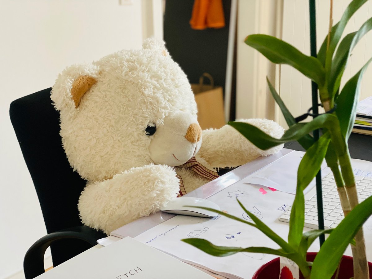 RedTigerDesign's tweet image. Und der Mitarbeiter des Monats ist...
TED LEBOWSKI

24/7 flauschig bei der Arbeit. 🐻 😬