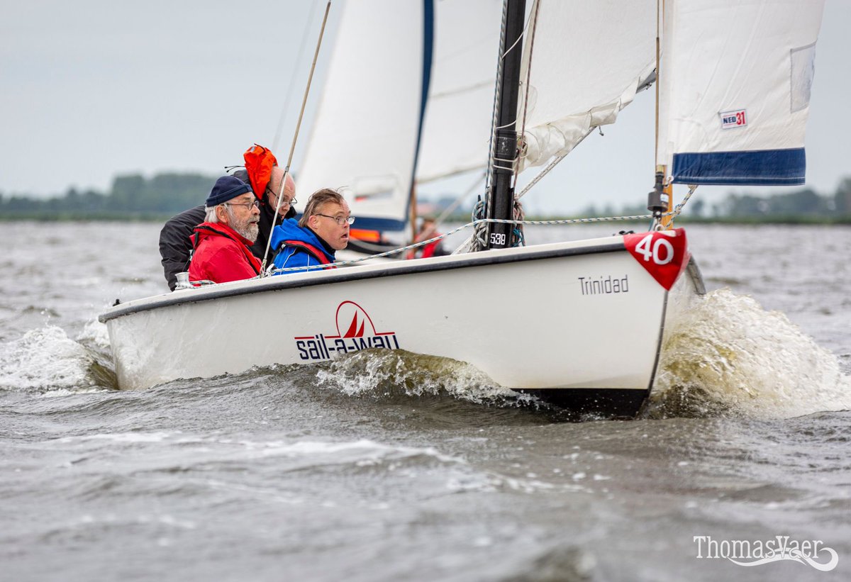 Samen bouwen aan een vitale Mienskip waar iedereen <a href="/provfryslan/">Provincie Fryslân</a> elke dag met plezier kan sporten en bewegen. Trots om als lid RvToezicht <a href="/SportFryslan/">Sport Fryslân</a> 8 jaar lang hier mijn bijdrage te hebben kunnen doen. Dank Voorz RvT Peter de Jong en dir/best <a href="/AJdVtwit/">Anne Jochum de Vries</a> voor het mooie afscheid.
