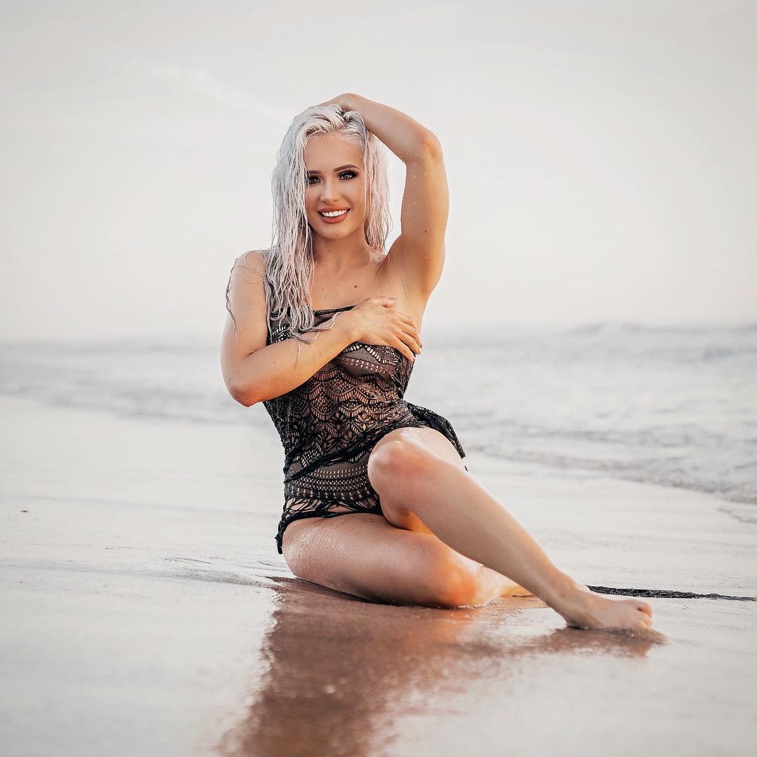 Scarlett Wants To Prove WWE Universe Wrong In Latest Bikini Photos 2