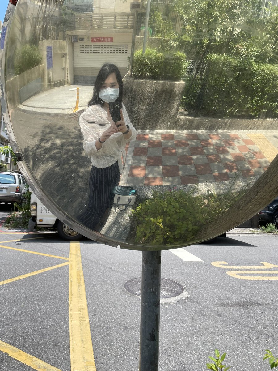 Linlin108's tweet image. 這是我第一次在這裡和最後一次在這邊自拍🤳