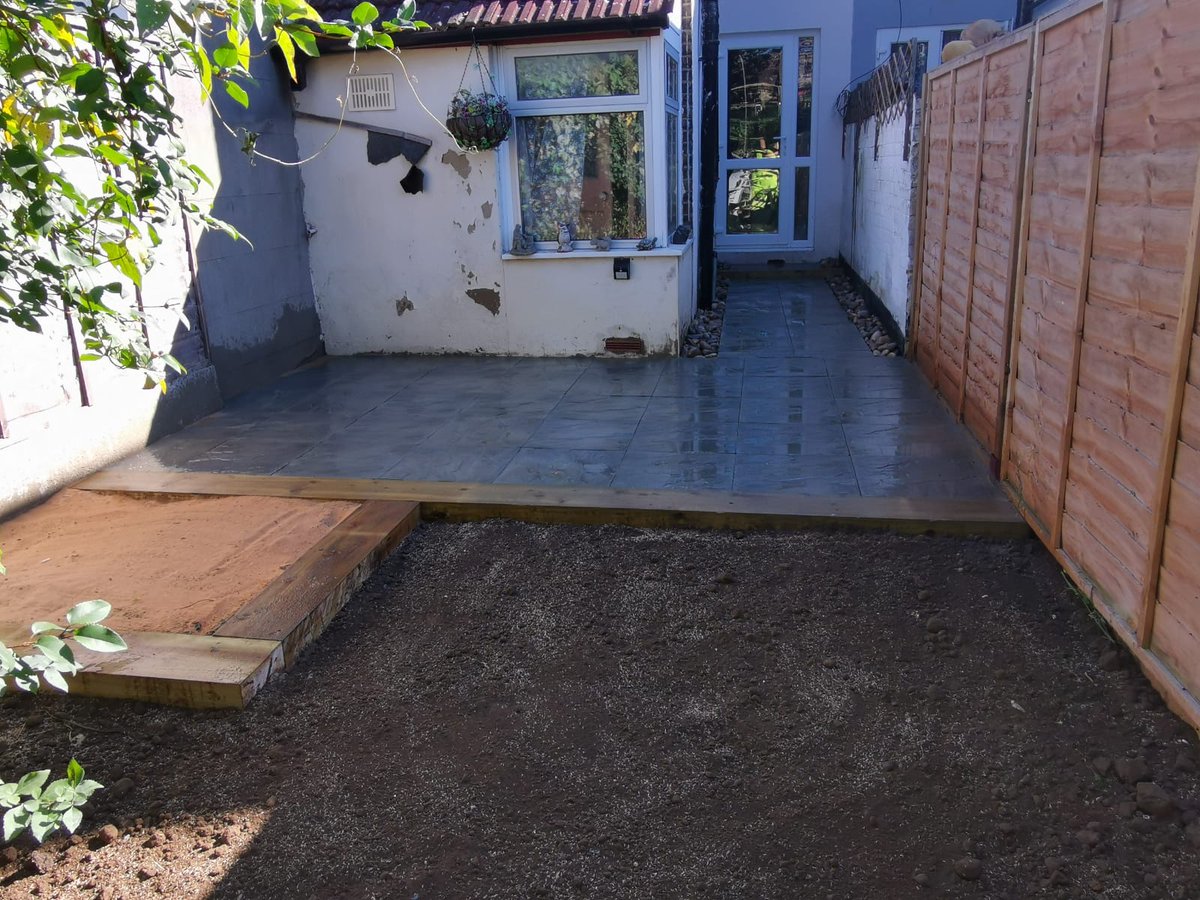 A broken 6-inch sewer main created a huge void under the extension of this #residential home.

#teamTerraflow were called out to repair the pipe, fill in the void, relay a new patio, and even put a sand pit in the garden for the children. Great result all around 💥💥💥