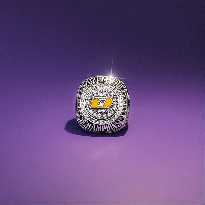 ONAZFootball's tweet photo. Iced out 🥶
#GoldStandard #FAMiLY #BuildandBattle https://t.co/nZRCIPrdoK