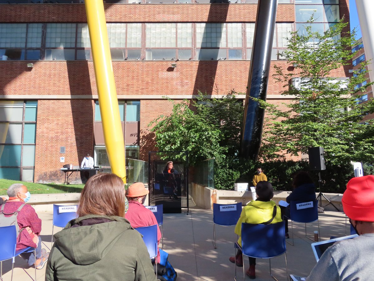 a beautiful morning for a public reading of the TRC's 94 Calls to Action at OCAD University - ongoing in a second round until 1:30 🟠 📖 🗣️

#nationaldayfortruthandreconciliation
#ocaduniversity
#ocadu
#trc94callstoaction
#trc94