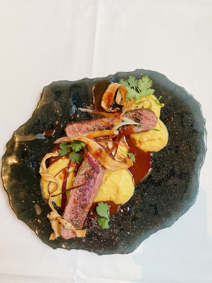 [Restaurant] - The reopening comes with a new menu 
•
[Restaurant] - La réouverture s’accompagne d’un nouveau menu                                               •
#beamazedbyraphaelstyle
•
#hotelreginaparis #leshotelsbaverez #slh #smallluxuryhotels #reopening #sun #restaurant