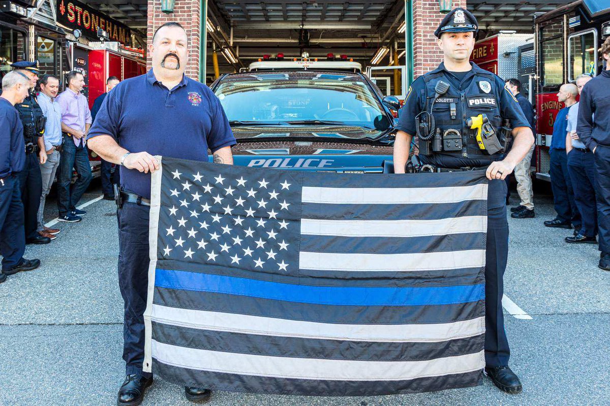 Local_2116's tweet image. This week it was  stoneham firefighters local 2116’s honor to host the Sgt Chesna thin blue line flag.   The flag has been traveling around the state to different fire departments in support and remembrance of the sacrifices that police officers make everyday.