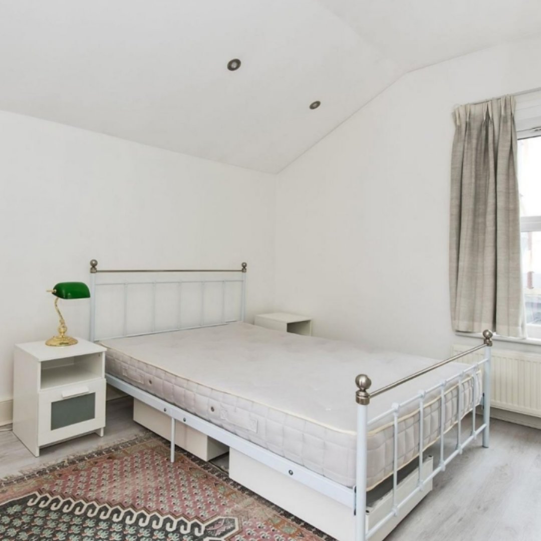 squarespaceprop's tweet photo. SALE Property in #Camberwell 🏡👀

Property features include:⁠
⁠
- 2 bedrooms⁠
- 1 bathroom⁠
- New fitted kitchen &amp; bathroom⁠
- Private roof terrace⁠
- Close to transport links ⁠

Find out more👉🏼 https://t.co/vbNxhVFe3q

#southlondon #forsale #saleproperty #estateagent https://t.co/sZlss9sVHx