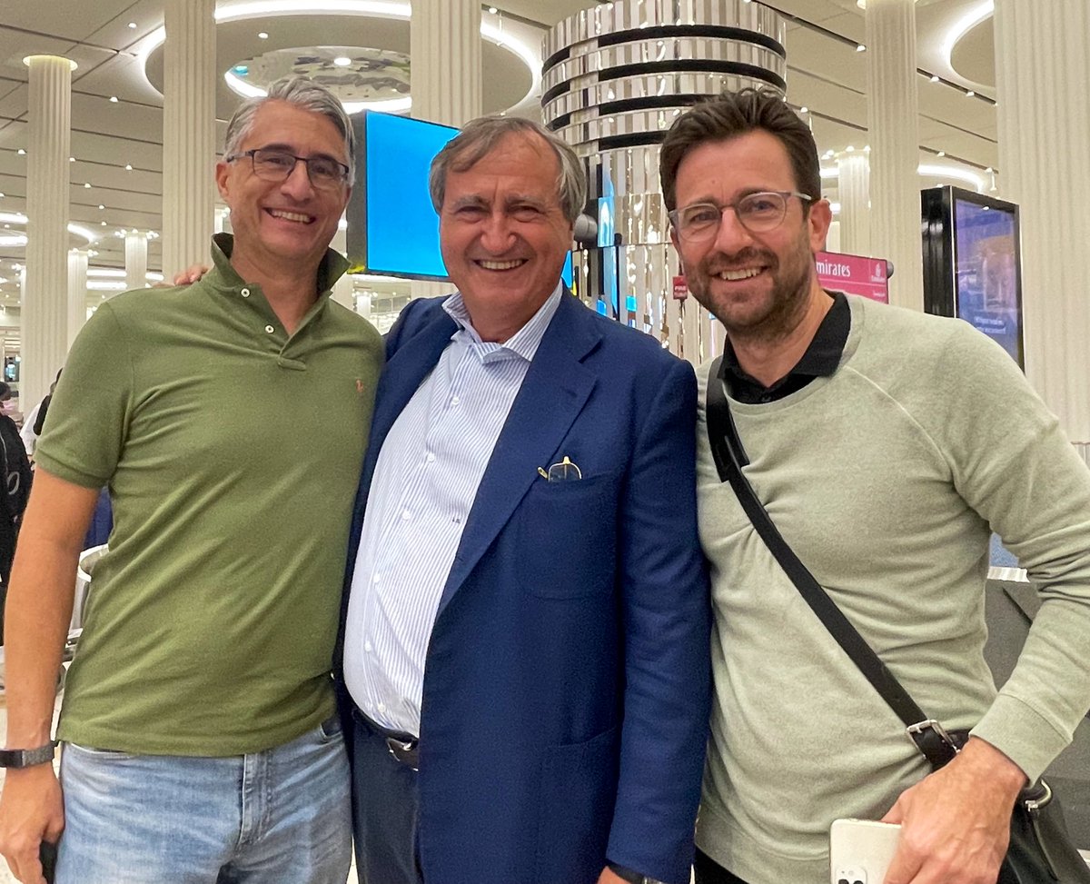 Sono atterrato ora a #Dubai e ho appena incontrato Matteo e Marcello due veneziani che vivono qui da 15 anni 😊
E da domani via all’#Expo2020 dove la nostra Città sarà protagonista al #PadiglioneItalia 💪🏻🇮🇹