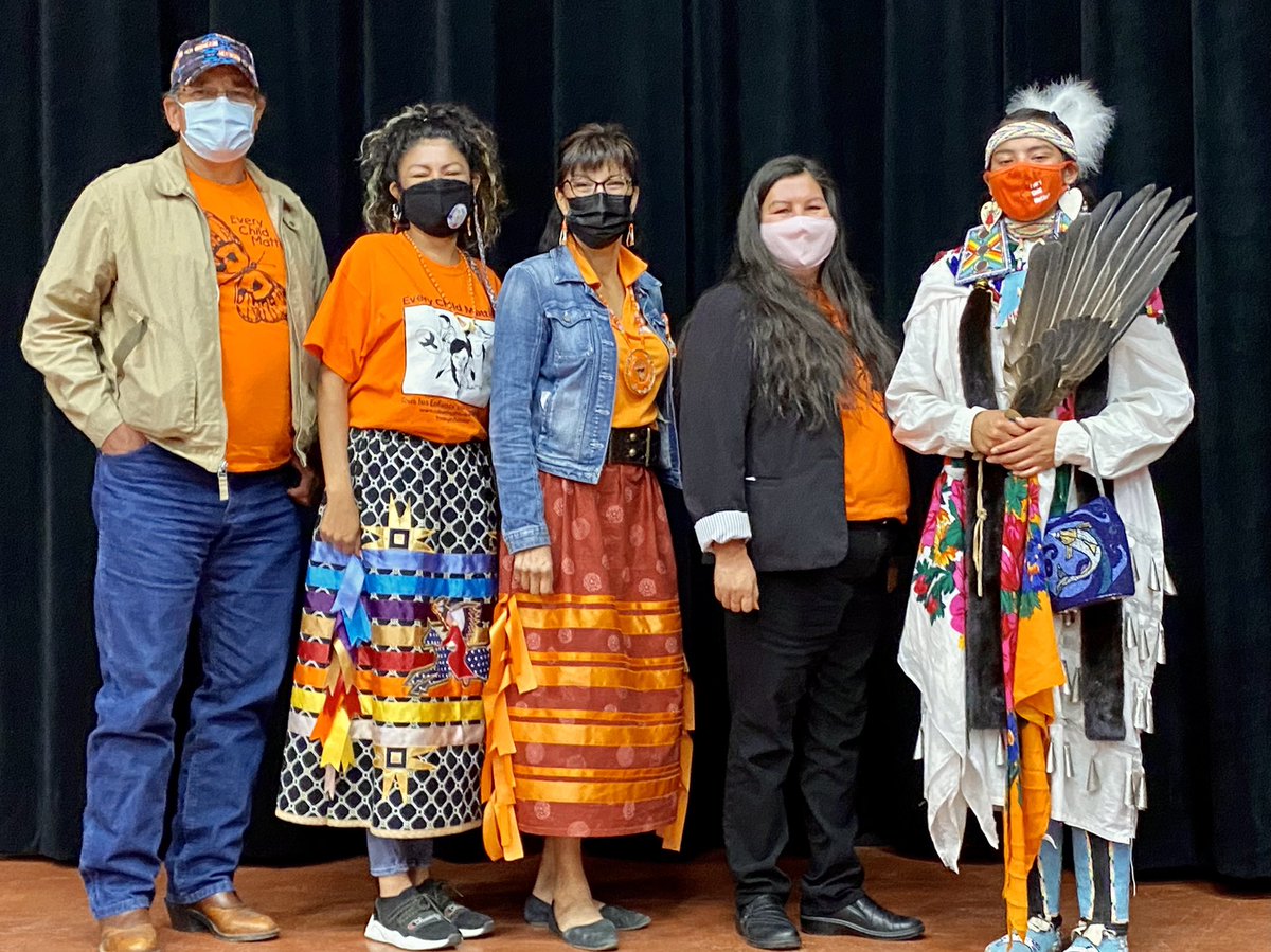 evanbrayshow's tweet photo. An incredibly impactful event last night @royalsaskmuseum during their first in the #SolsticeSpeakerSeries. Thank you for including @reginapolice in this evening. #commitmenttoreconciliation #EveryChildMatters #TRC2021 https://t.co/Kn0iT0b9A2