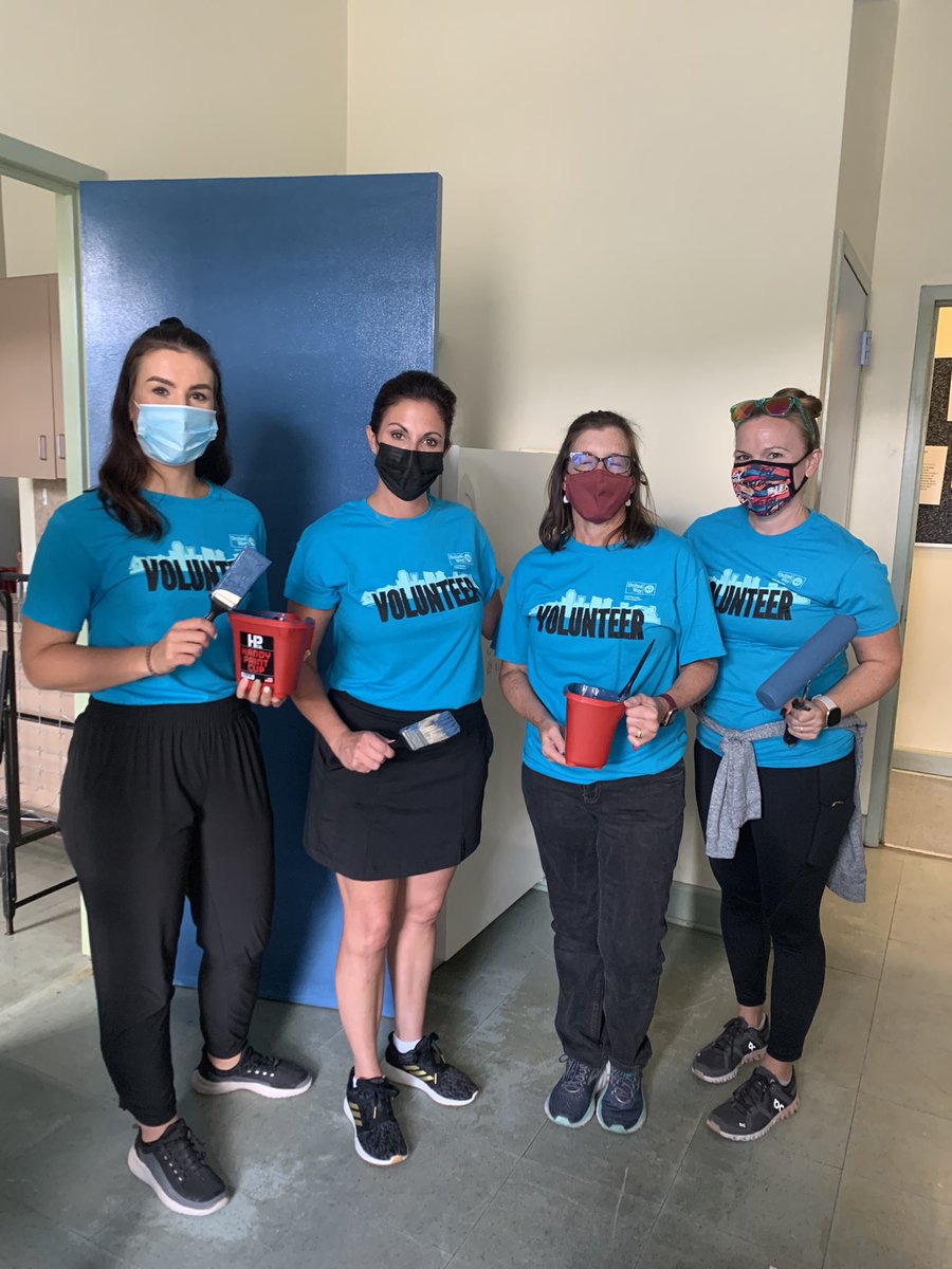 NewBethanyLV's tweet photo. #THANKYOU to our amazing #DayOfCaring volunteers from @SocialTMktgPR #WomenUnited and for joining #NewBethany on @UnitedWayGLV #DOC2021! 💙 

Our #ElliotCenter and common areas in our Transitional Housing Program are looking fantastic! #NewBethany @Crayola @VolunteerLV https://t.co/hHBWTLKvX4