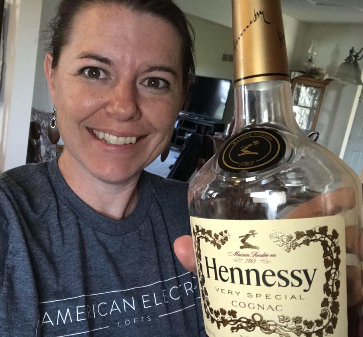 #HennessyFightNight is back! 🥊  Saul “Canelo” Álvarez is facing off against undefeated Caleb Plant on Nov. 6 in Las Vegas in a bid to become the undisputed Super Middleweight World Champion. Apply now to be one of 150 to watch the fight for free.  bit.ly/Hennessy-tw