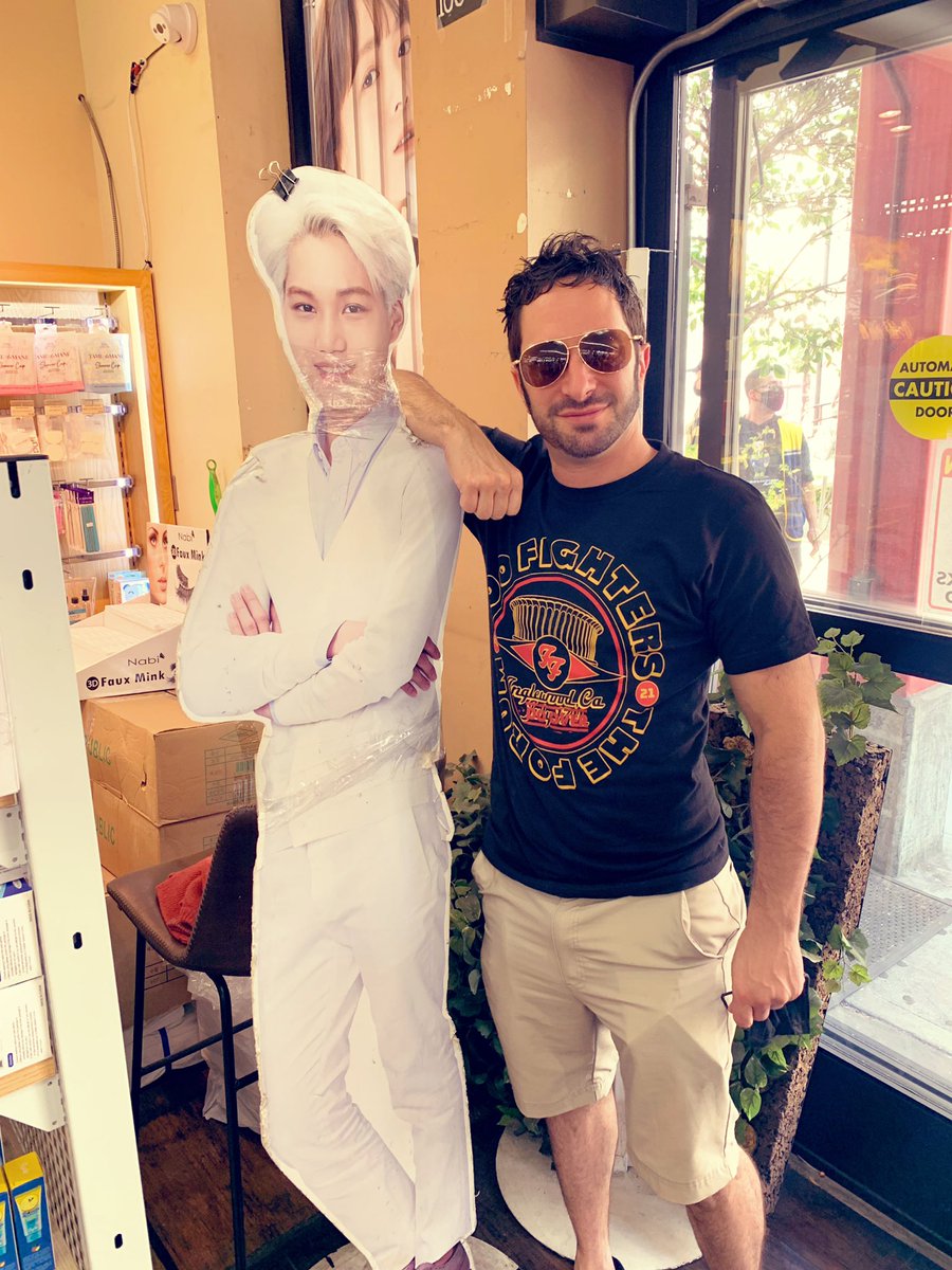 TheAaronWolf's tweet image. Happy #PodcastDay ! 
62 episodes and counting for @HopelessShow 
Thank you to all our guests but mainly #BTS.  
#BTSARMY @BTS_twt 
Hope. Is.  Dope. 
Link: podcasts.apple.com/us/podcast/aar…