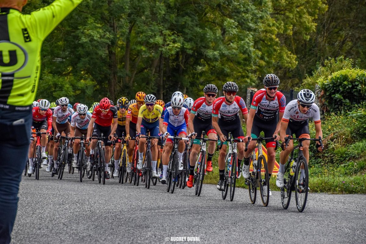 CC Etupes (@ccetupes) on Twitter photo 🏔 <a href="/RondeIsard/">Ronde de l'Isard</a> - étape 2
😍 LECLAINCHE termine 4ème d’un sprint de costaud !
👏 Mention spéciale à VERLOO, <a href="/Eliott788/">Eliott pierre</a> & BRAZ AFONSO équipiers parfaits dans le final aujourd’hui !
🔜 étape 3
📸 <a href="/SamCoulon/">SamC</a> 🏔 <a href="/RondeIsard/">Ronde de l'Isard</a> - étape 2
😍 LECLAINCHE termine 4ème d’un sprint de costaud !
👏 Mention spéciale à VERLOO, <a href="/Eliott788/">Eliott pierre</a> & BRAZ AFONSO équipiers parfaits dans le final aujourd’hui !
🔜 étape 3
📸 <a href="/SamCoulon/">SamC</a>