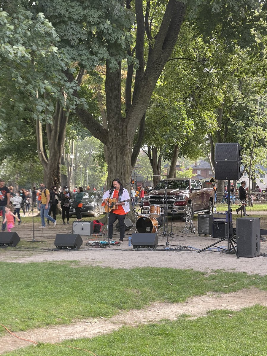 nejsnave's tweet photo. what a turnout!! #unityjam SO BEAUTIFUL #TORONTO https://t.co/8IQXrHbZjR