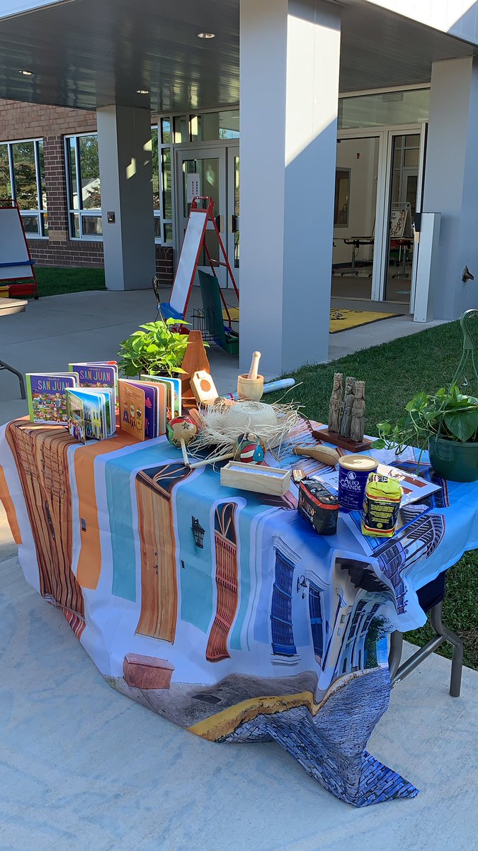 Clearview_ES's tweet photo. Weโre getting ready for International Night at Clearview! From 6:00 - 7:30 tonight! Hope to see you there! #ClearviewRocks https://t.co/UHayXEhVpW