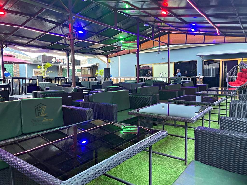 Secretingrident's tweet photo. All is set! We have the green!  and let's roll... We are ready to host u

#october1st 
#bar 
#independenceday 
#loungeclub 
#Restaurant 
#lagos 
#tgifnight 
Xavi
#Messi
#cocktails 
#HorizonLoungeinikorodu
@Ola_Bode20 
@Naija_PR 
@pamilerin 
@Gidi_Traffic 
@qdot_alagbe https://t.co/ePDHXkJj1P