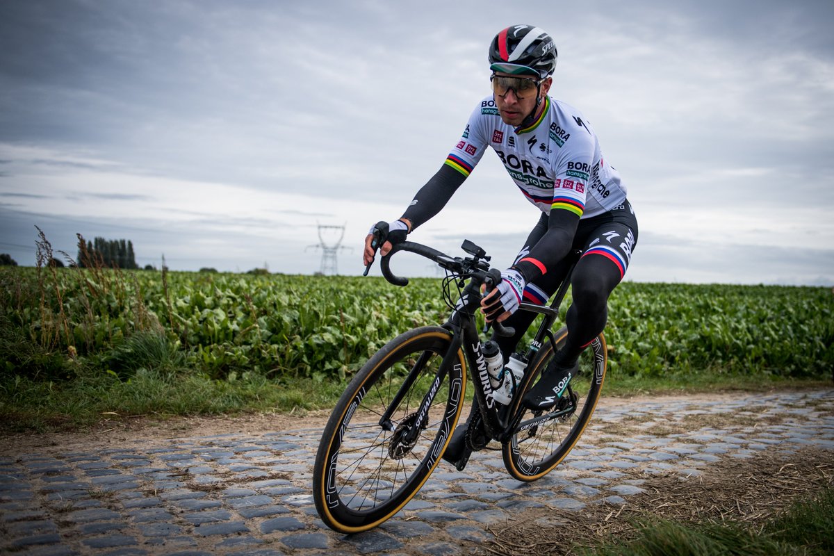 petosagan's tweet photo. Recon time! There are many roads with cobblestones but only one Hell of the North! 

C'est l'heure de la reconnaissance! Il y a plein de routes pavées mais un seul Enfer du Nord! 
@BORAhansgrohe @Paris_Roubaix

(Photos @veloimages / @billy_lebelge) https://t.co/hn5m0h67yz