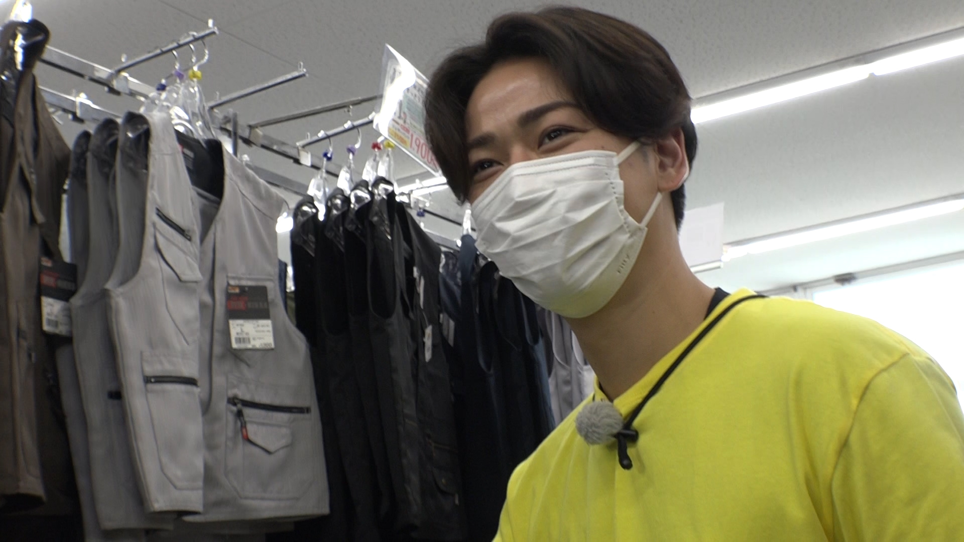 FAjAw3AUUAUGzqy?format=jpg&name=large