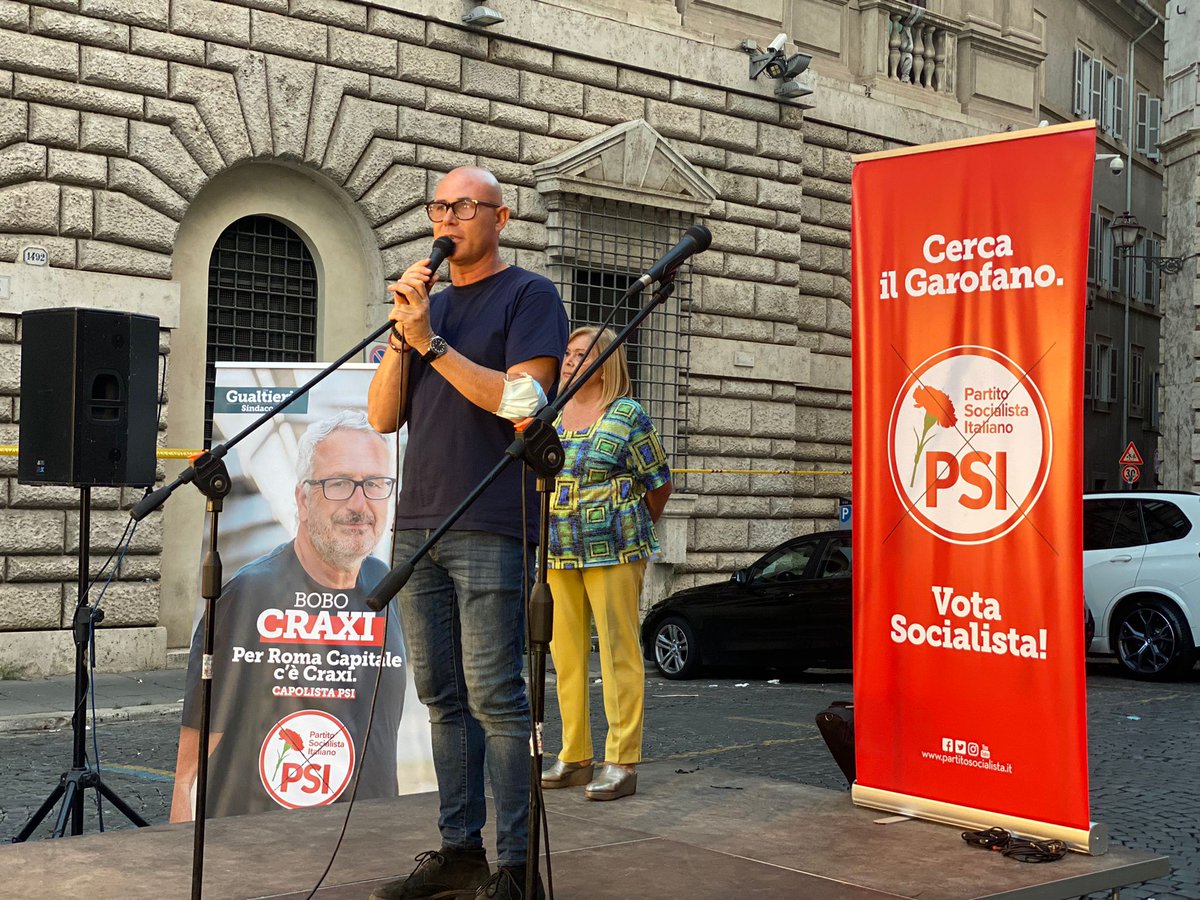 psi_roma's tweet photo. Andrea Silvestrini il segretario di Roma: "Abbiamo riportato il nostro simbolo a Roma, dove doveva essere. Grazie a @e_maraio a tutto il partito per averci creduto sempre. Grazie a @bobocraxi che ha accettato di essere capolista"
#cercailgarofano https://t.co/p2ufeUlmsw