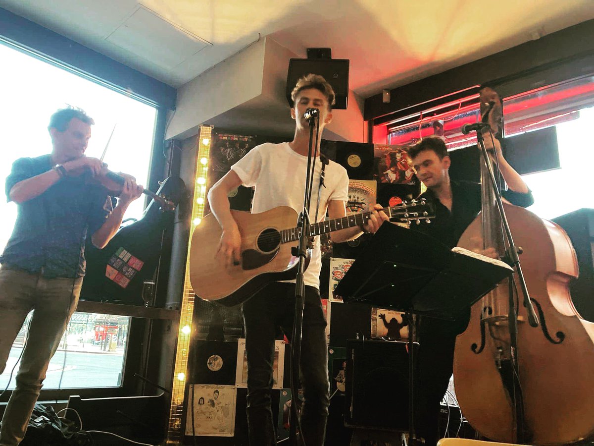 Come join us this Sunday from 7pm for the Scott Forsyth Trio 🎶🎶🎶

#pubsinleith #livemusic