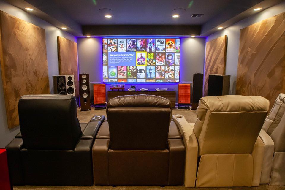 SoundCheckIncMI's tweet image. As colder weather is upon us, now is the time to upgrade that mancave or spare room into a game room, conversation den, anything AV that you can imagine, as well as billiard and gaming tables!! Now is the time! 🌬🍻🏉⚾️⚽️🕹🆒 #avtechnology #fullswinggolf #hometheaterdesign