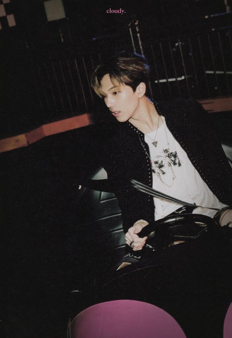 ผมคิดว่าโดมิโนคล้ายชีวิตคนนะ เวลามันล้ม มันล้มหมด แต่เราสามารถสร้างมันขึ้นมาใหม่ได้ — จีซอง NCT 🐹