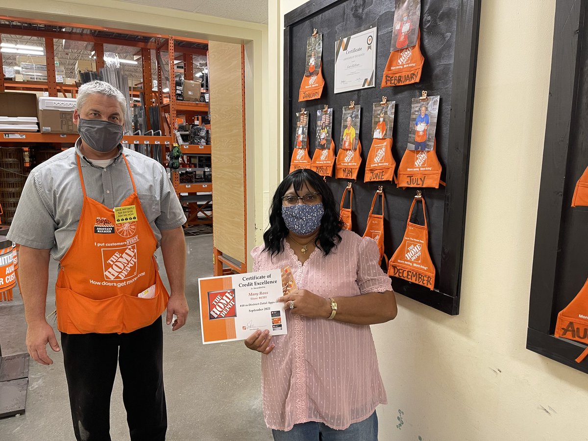 smagill75's tweet photo. Recognizing 3 Great credit superstars!  Congrats Mary,Karen,&amp;Bob. All top 10 in the District! @Annil_Gunness @ferrara_maureen https://t.co/bxy8w3DJW4