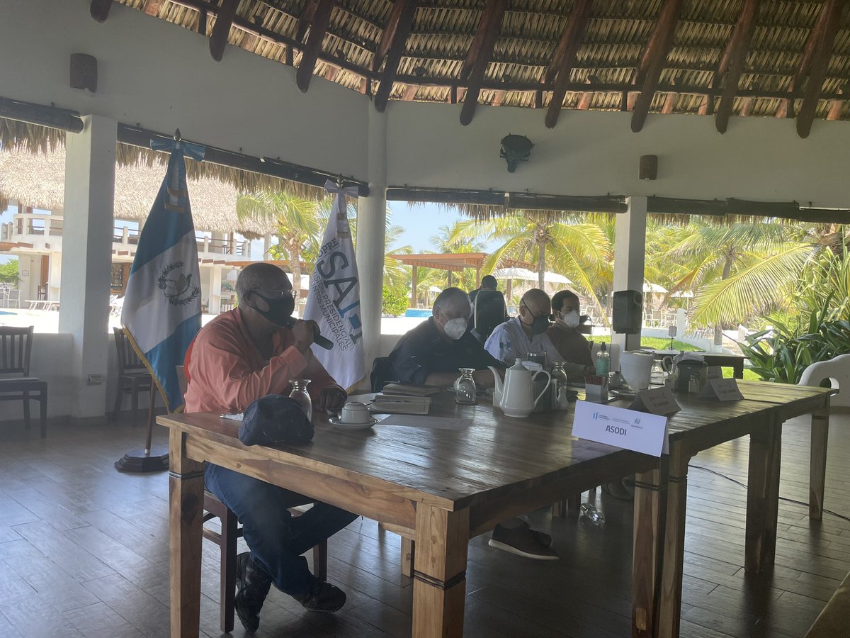 AsociacinAmigo1's tweet photo. Reunión de mesa de trabajo para solucionar los retos de gestión de residuos y desechos sólidos en las áreas protegidas de Monterrico y Hawaii, convocada por la @Copresam; con presencia de municipalidades, @marngt, @CONAPgt, @CeconGt, @ArcasGuate, #ASODI, @AsociacinAmigo1, etc. 🇬🇹 https://t.co/YdKPgU2bsn