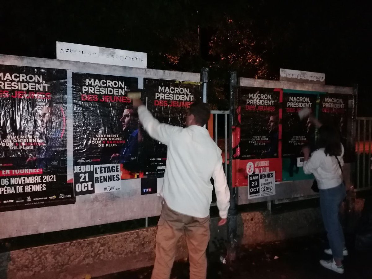 lesjem35's tweet photo. Nouvelle session collage à Rennes #Macron2022 🇫🇷
Les actions de terrain ne font que commencer dans le 35, les JAM prêts pour #5ansdeplus 💪🏻
#MacronPrésidentDesJeunes https://t.co/Fd0X6MmKk1