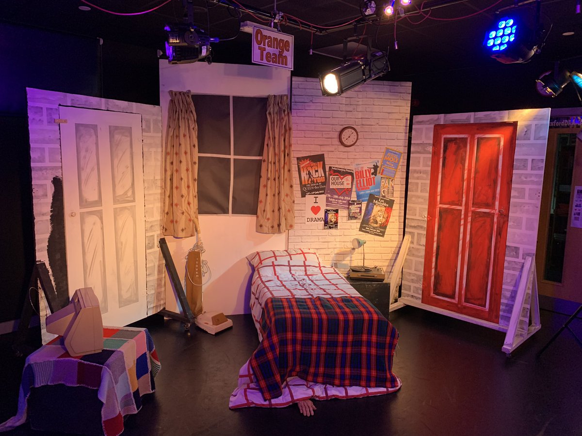 Want to learn about how to create varying moods and atmosphere through theatre lighting? Come down to the drama studios and have a go lighting our very own set! #OpenEvening <a href="/TuxfordAcademy/">Tuxford Academy</a>