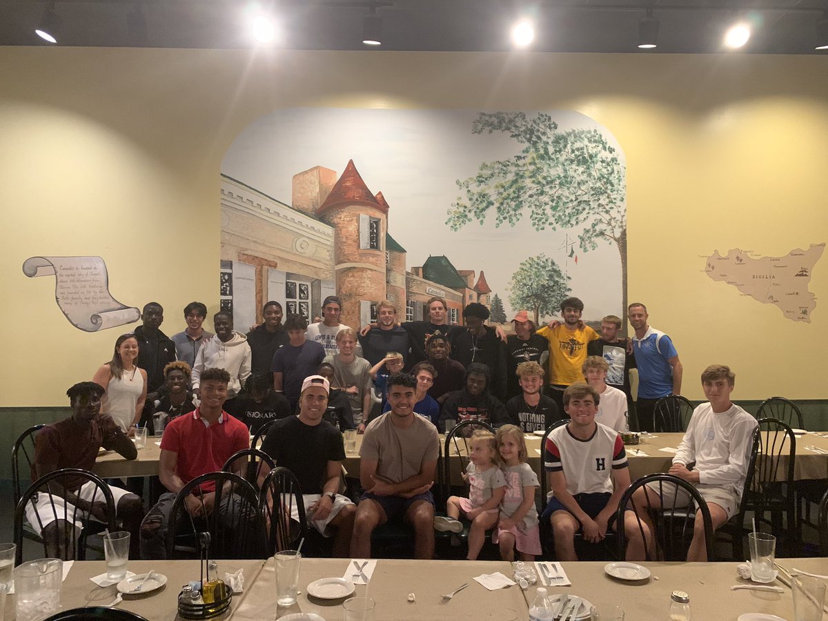 After a 3-0 victory, we stopped by one of my favorite restaurants. Thank you <a href="/CannolisSTL/">Cannoli's Restaurant</a> for hosting us. Food was great.