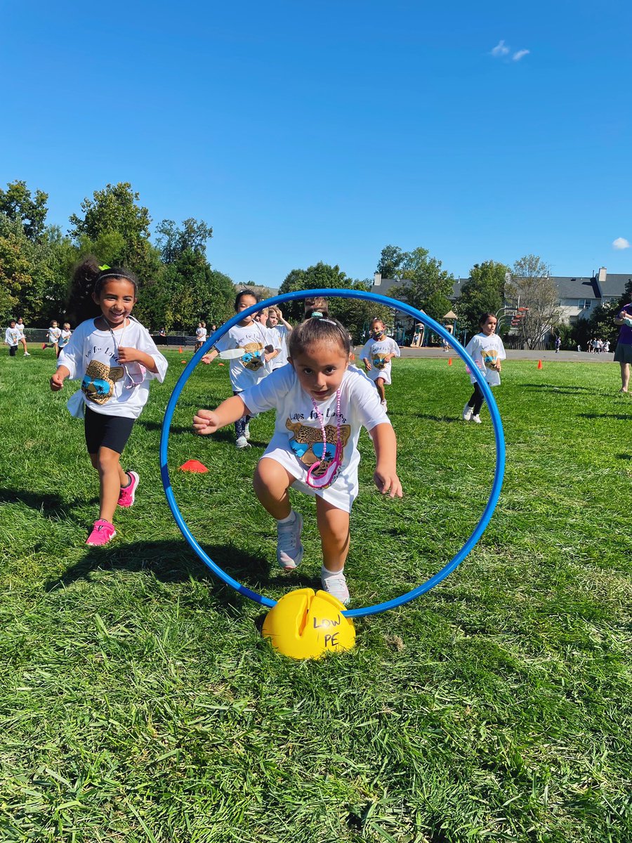 MissLuciB's tweet photo. Laps for Lowes 2021! ☀️ Raising money for our school &amp; having fun in the process🏃🏼‍♀️ #spottedatLOW https://t.co/mRKw0bs4l1