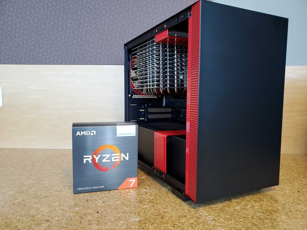 AMDRyzen's tweet photo. Built by our very own @AMD Product Engineering Manager, Burton Finley, this #RedRig may be tiny, but it still packs quite a punch thanks to its Ryzen 7 5700G! 🔥
Have an epic rig? Share a pic below with the specs! ⬇️ https://t.co/73ed0cPDa9