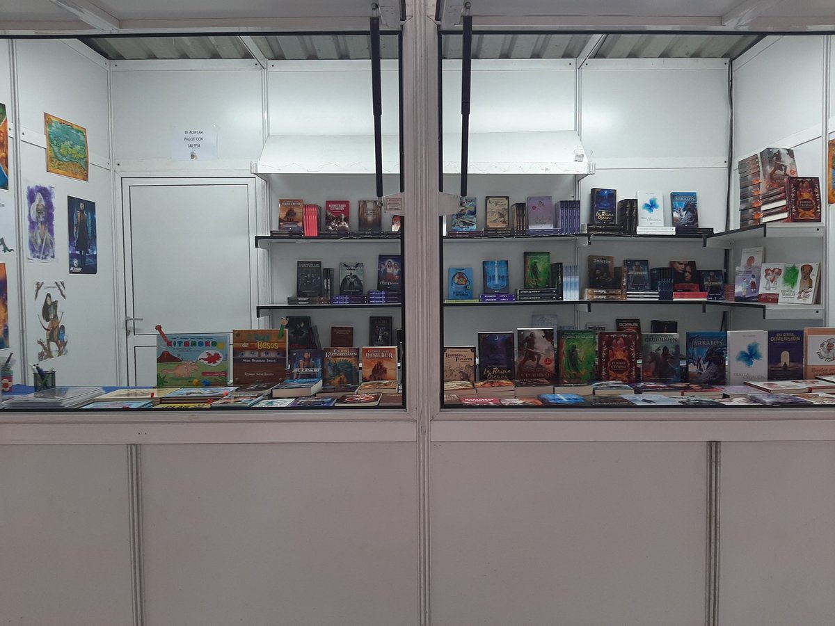 ¡En proceso de montaje! 🥰🥰
¿Os hemos dicho ya que os esperamos en la #feriadellibrogranada?
¿No? 😱😱😱
Pues ya lo sabéis 😍 <a href="/Edic_Arcanas/">Ediciones Arcanas</a> va a conquistar😘😘😘
Mañana os la enseñamos montada jajajajaaj