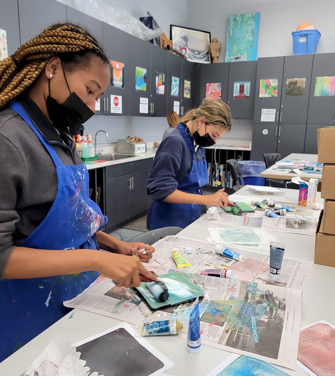 BullisSchool's tweet photo. Jell-O there Bullis community! 😉 8th Grade Art Minors students in Ms. Donegan's Printmaking class are having fun making beautiful backgrounds for multi-layered prints using gelatin plates.
@BullisMS @bullis_arts #art #printmaking #gelatinprinting #vpa #bullisms #artists https://t.co/fFfXdvdcJO