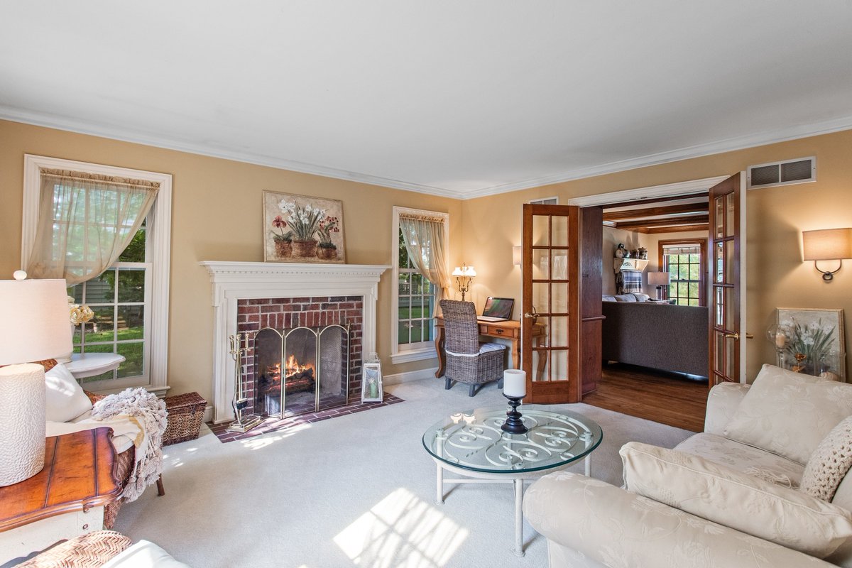dcajka's tweet photo. Don't miss out on this incredible opportunity to own a well built home in a superb location!! It's still available!!

DM/Call/Text to set up a private tour
262-344-4655 (Direct)
#Realestate #Brookfield #WI #Listingagent #CBhomes #Dreamhome

https://t.co/IjV6k03dKB https://t.co/vmED877nKn