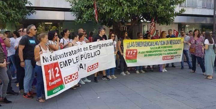 20 años de servicio público #112Andalucia y llevamos: ⤵️

➡️20 años de precariedad laboral.
➡️20 años de mala gestión.
➡️20 años defendiendo derechos.
➡️20 años sin mejoras. 

Los trabajadoras de #Emergencias112Andalucía seguimos igual o peor  por decisiones políticas erróneas!!