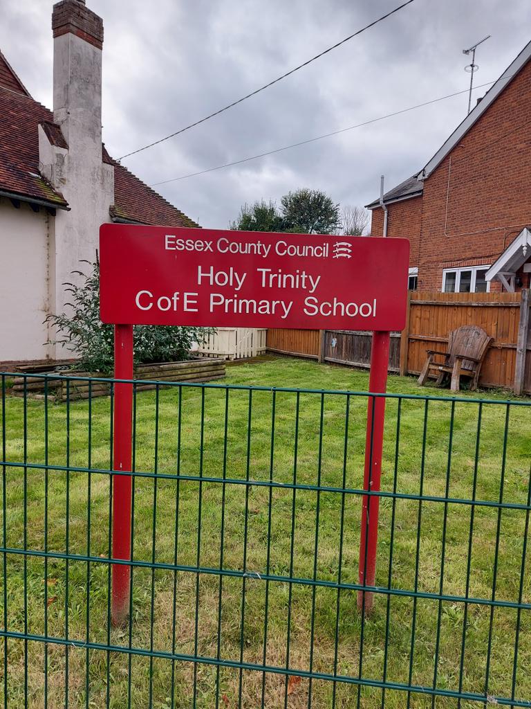 Today, in company with PCSO Thorne we attended Holy Trinity Primary School, <a href="/Halstead/">Halstead</a>. Answering all types of questions and  giving support to the;
School ✅
Pupils and Parents ✅
Residents✅

#communitymatters
#yousaidwedid
#servingandprotectingessex