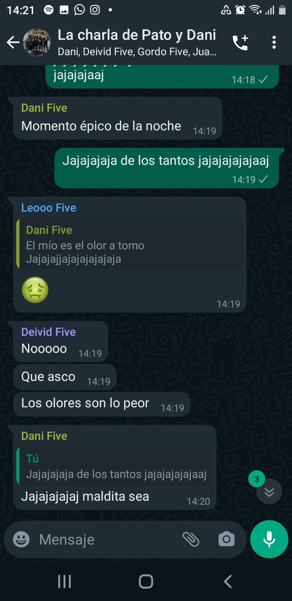 Morrblakk's tweet photo. "Tus compañeros de laburo deben ser tranqui"
-Mis compañeros de laburo en el grupo de wpp... https://t.co/ZZRXgDUYig